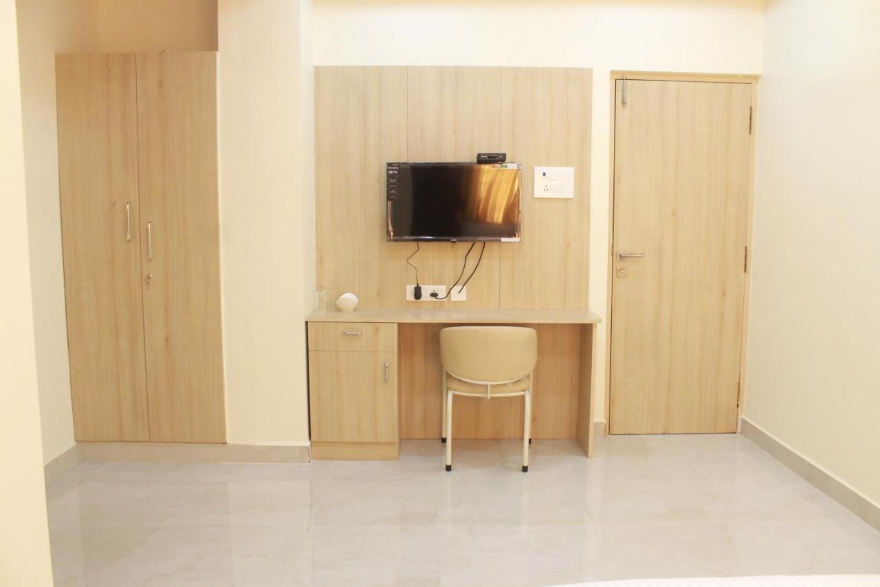 钦奈 Jfive Residency酒店 外观 照片