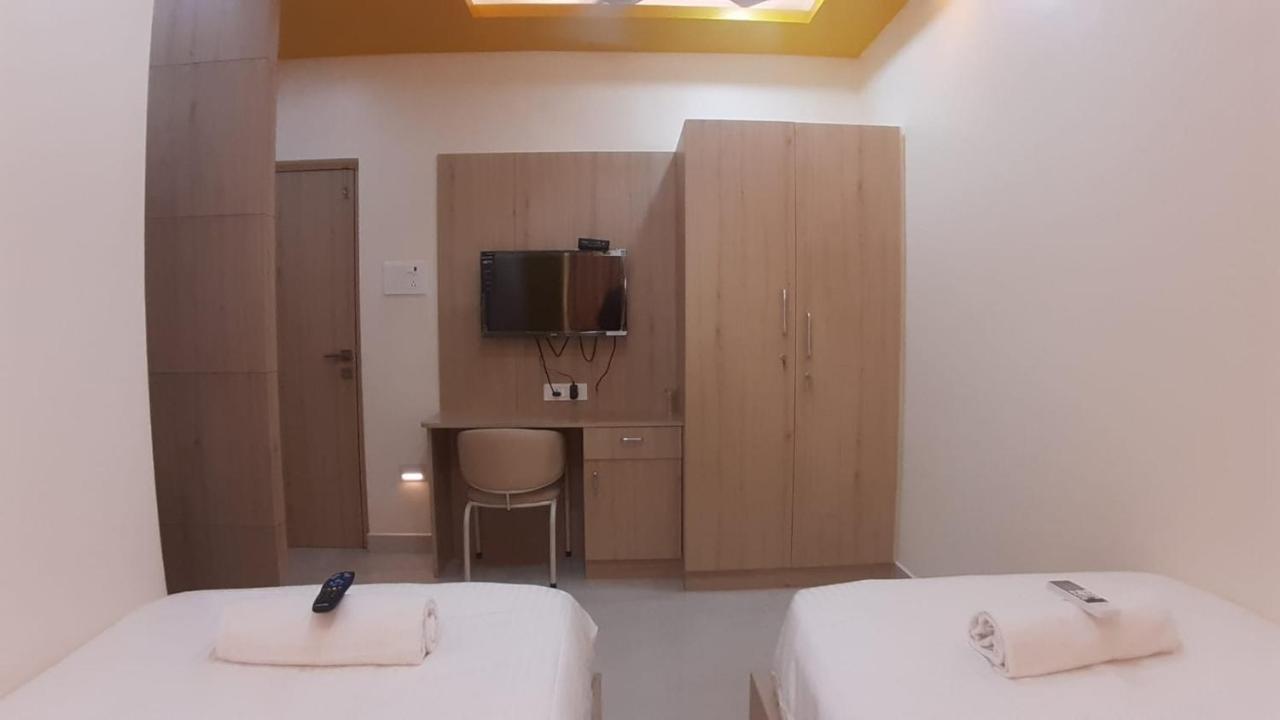 钦奈 Jfive Residency酒店 外观 照片